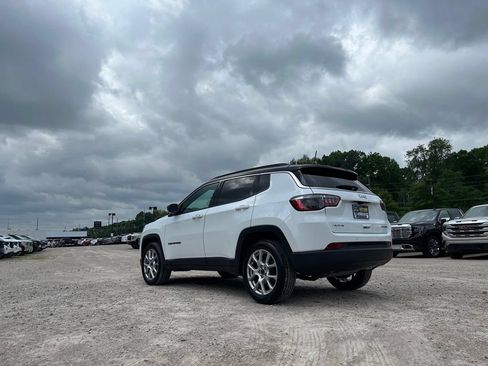 Used 2025 Jeep Compass Limited AWD/4WD image 10
