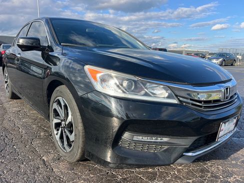 Used 2017 Honda Accord EX image 1