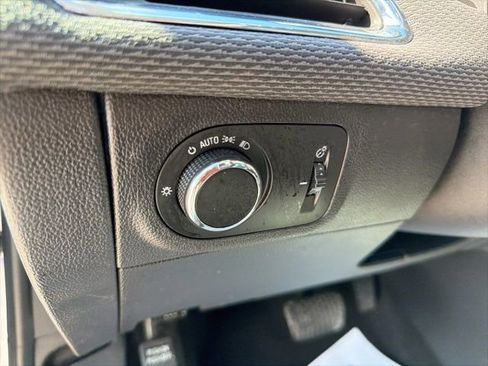 Used 2017 Chevrolet Cruze LS image 18