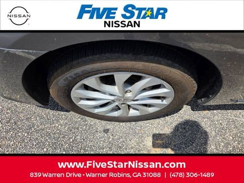 Used 2018 Nissan Sentra SV FWD image 5