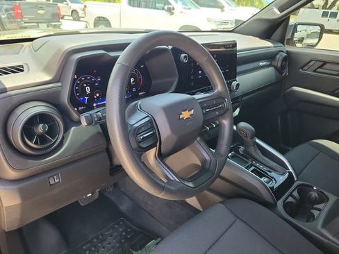 Used 2024 Chevrolet Colorado W/T w/ WT Convenience Package RWD image 17