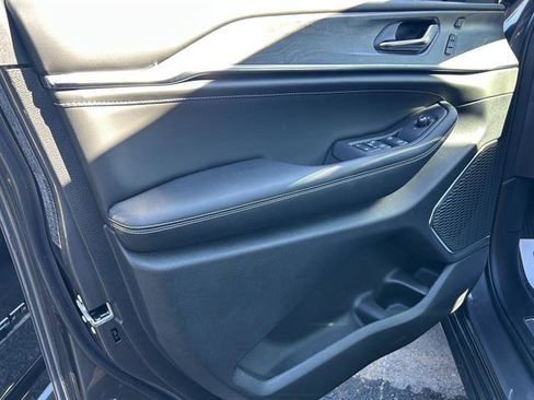 New 2025 Jeep Grand Cherokee Overland image 23