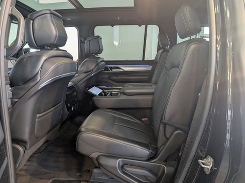 Used 2022 Jeep Grand Wagoneer Series I image 23