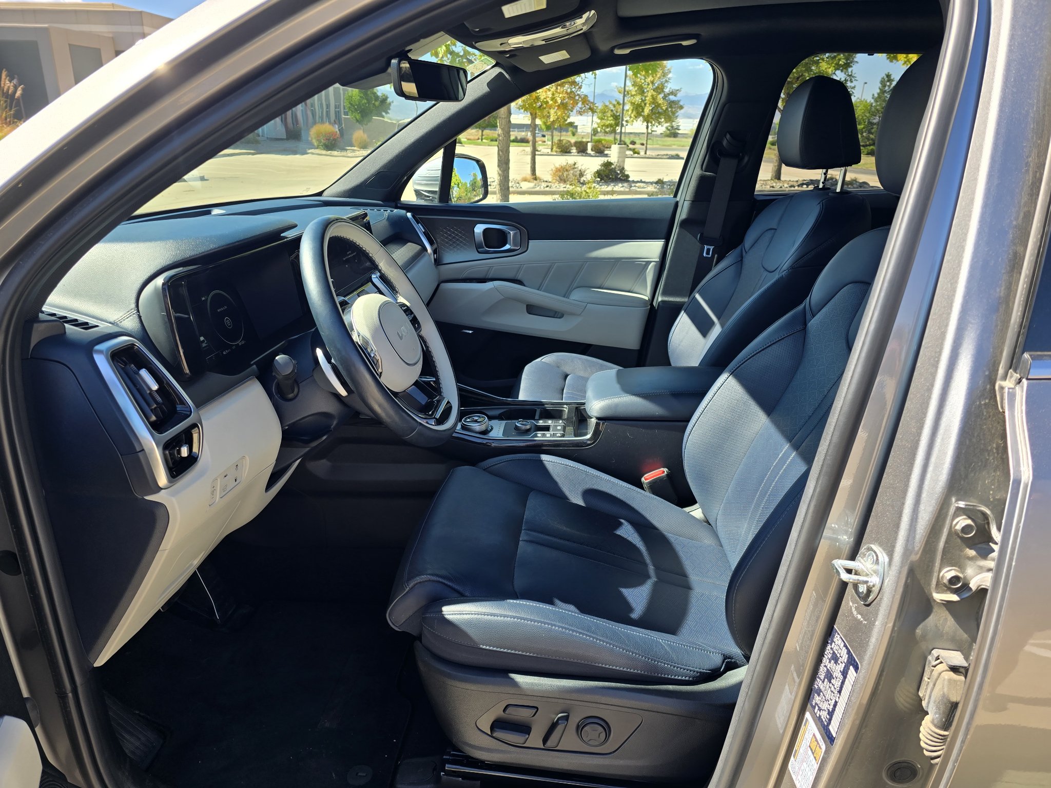 Used 2023 Kia Sorento SX Prestige AWD/4WD image 11