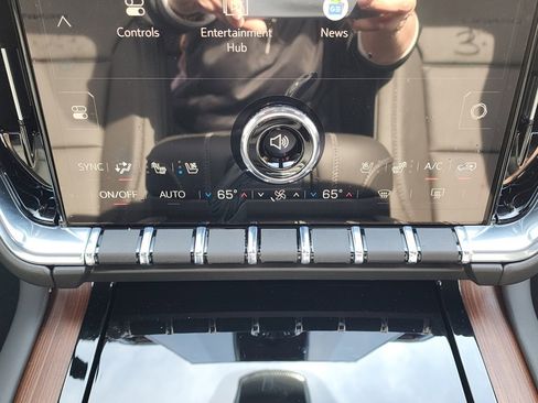 New 2026 GMC Yukon Denali w/ Denali Reserve Package image 34