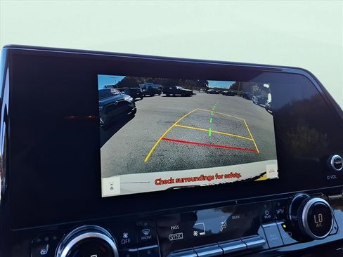 Used 2023 Toyota Highlander Limited image 19