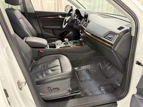 Used 2020 Audi Q5 2.0T Premium Plus w/ Premium Plus Package AWD/4WD image 7