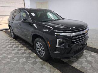Used 2025 Chevrolet Traverse LT video 1