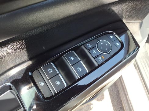 Used 2024 Nissan Pathfinder Platinum AWD/4WD image 22