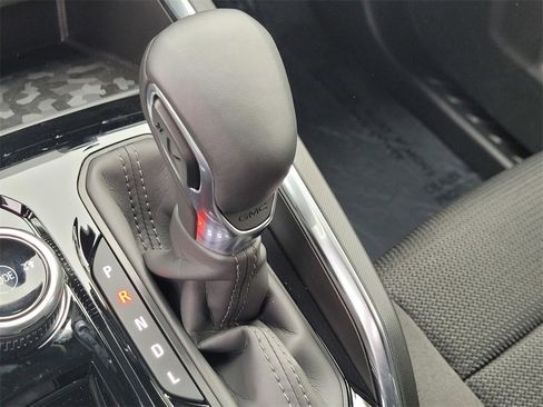 New 2025 GMC Canyon Elevation w/ Convenience Package image 17