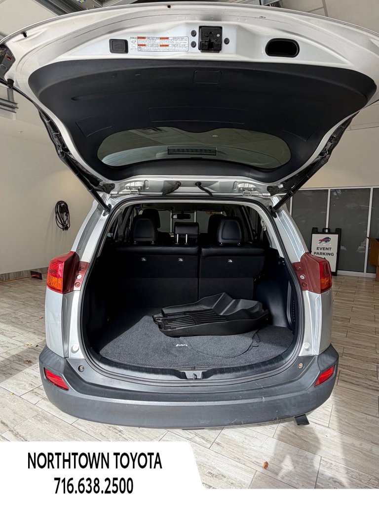 Used 2014 Toyota RAV4 Limited AWD/4WD image 6
