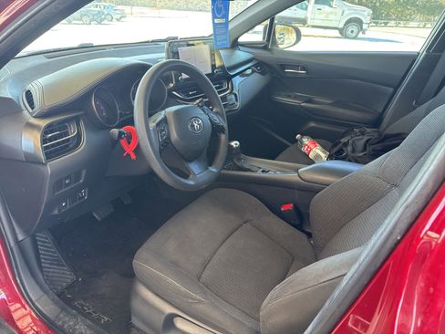 Used 2019 Toyota C-HR LE image 13