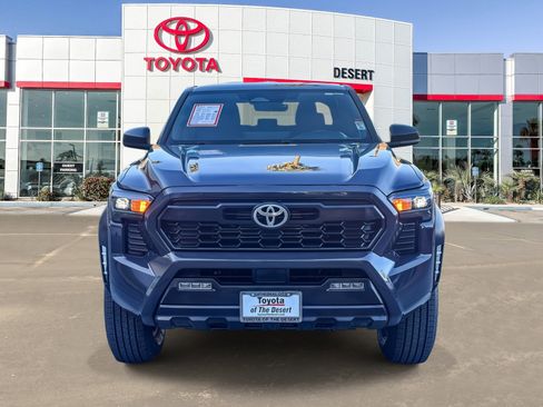 Certified 2024 Toyota Tacoma TRD Off-Road image 2