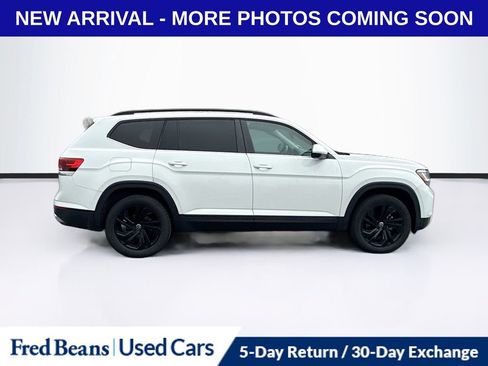 Used 2023 Volkswagen Atlas SE w/ Black Wheel Package image 9