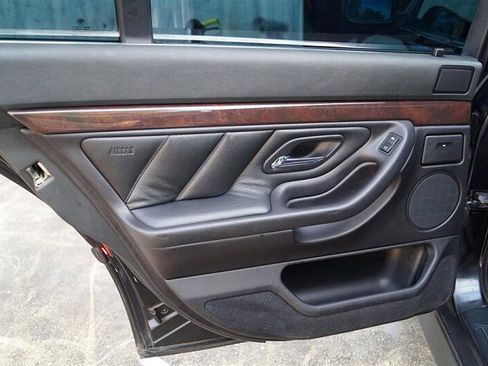 Used 1998 BMW 735i image 23