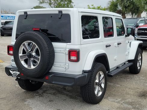 Used 2021 Jeep Wrangler Unlimited Sahara AWD/4WD image 4