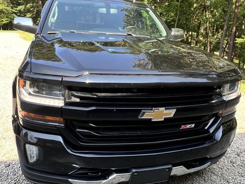 Used 2018 Chevrolet Silverado 1500 LT w/ All Star Edition AWD/4WD image 3