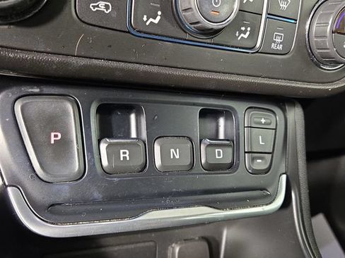 Used 2019 GMC Terrain SLE w/ Driver Convenience Package AWD/4WD image 21
