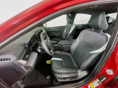 Used 2025 Toyota Camry SE image 21