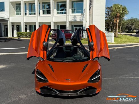 Used 2018 McLaren 720S Luxury image 7