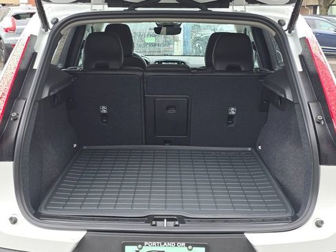 Certified 2025 Volvo XC40 B5 Core w/ Climate Package AWD/4WD image 14