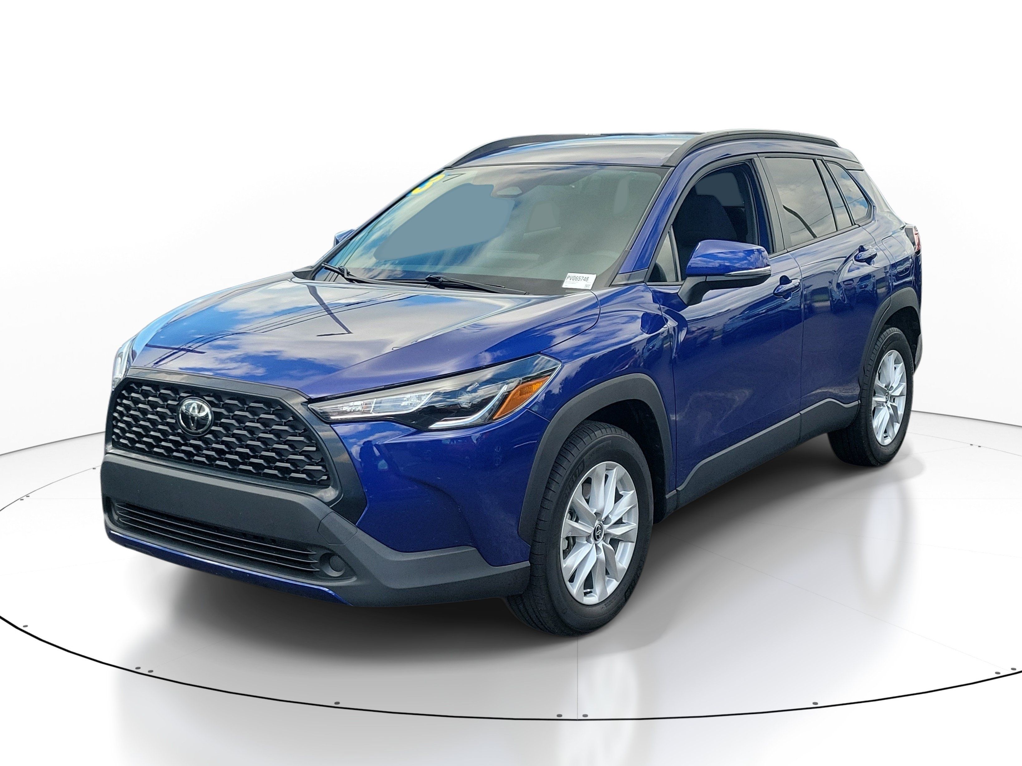 Used 2023 Toyota Corolla Cross LE FWD image 3