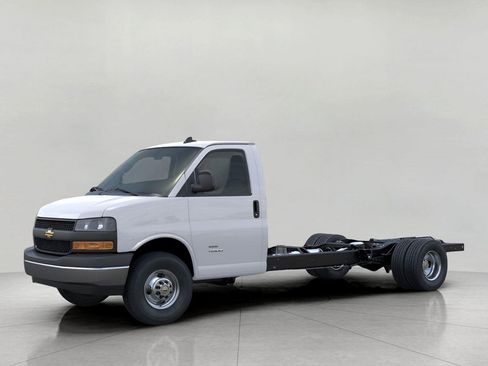 New 2025 Chevrolet Express 3500 w/ Power Convenience Package RWD image 9