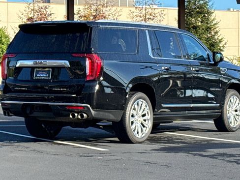Used 2024 GMC Yukon XL Denali w/ Denali Reserve Package image 5