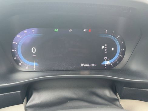 Certified 2024 Volvo XC40 B5 Plus w/ Climate Package image 19