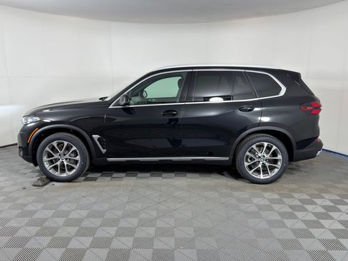 Used 2026 BMW X5 sDrive40i w/ Parking Assistance Package RWD image 2