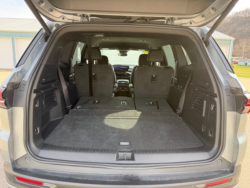 Used 2025 Buick Enclave Preferred AWD/4WD image 11
