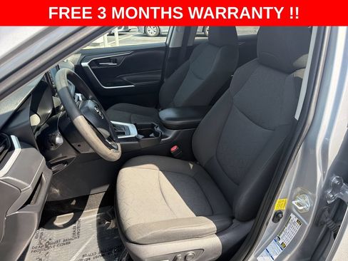 Used 2021 Toyota RAV4 XLE AWD/4WD image 14