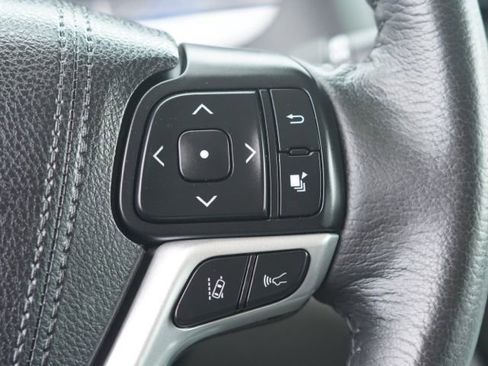 Used 2018 Toyota Sienna XLE w/ XLE Navigation Package FWD image 23