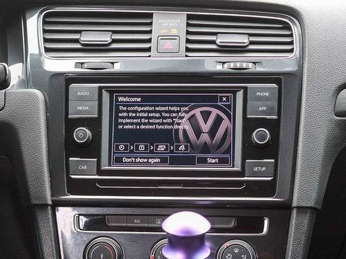 Used 2019 Volkswagen Golf 4-Door FWD image 14