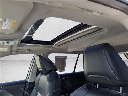 Used 2023 Toyota RAV4 XLE Premium image 16