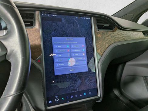 Used 2019 Tesla Model X 75D AWD/4WD image 16