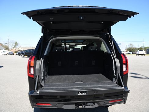 Used 2025 Ford Expedition Active image 12