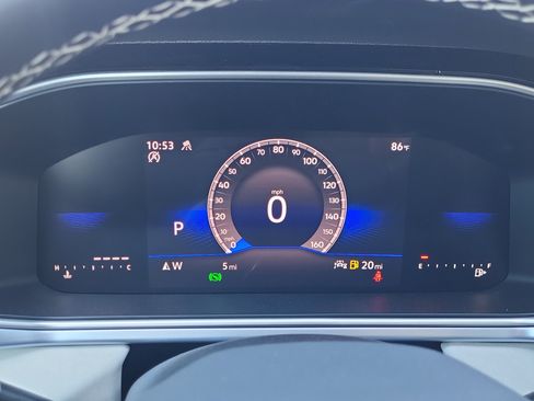 New 2025 Volkswagen Taos SE image 11