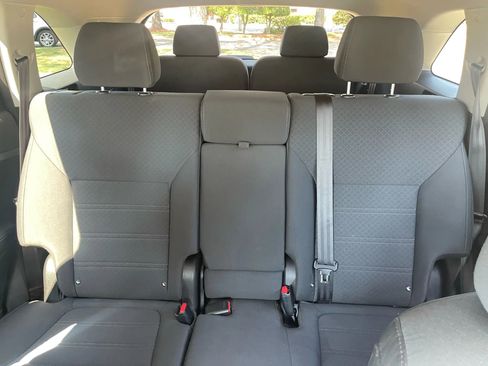 Used 2020 Kia Sorento LX Sport Utility 4D image 16