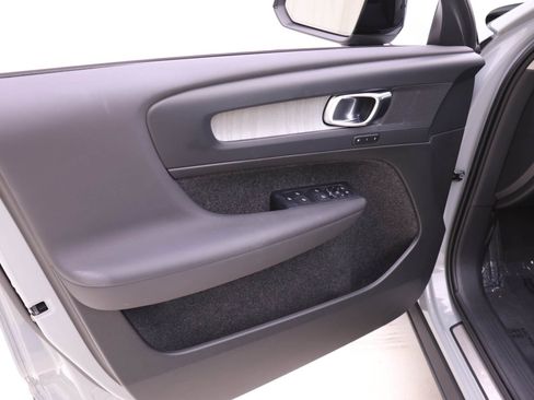 Certified 2024 Volvo XC40 B5 Plus image 13