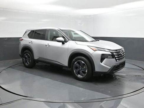 Used 2025 Nissan Rogue SV FWD image 26