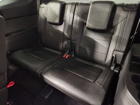 Used 2023 Volkswagen Atlas SE w/ Panoramic Sunroof Package FWD image 32