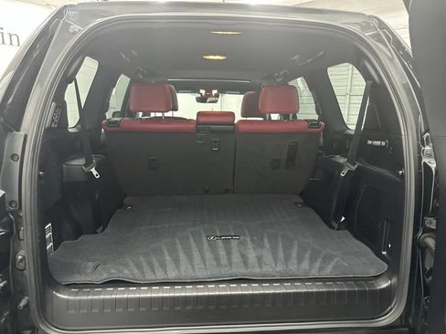 Used 2022 Lexus GX 460 Luxury w/ Off Road Package AWD/4WD image 29