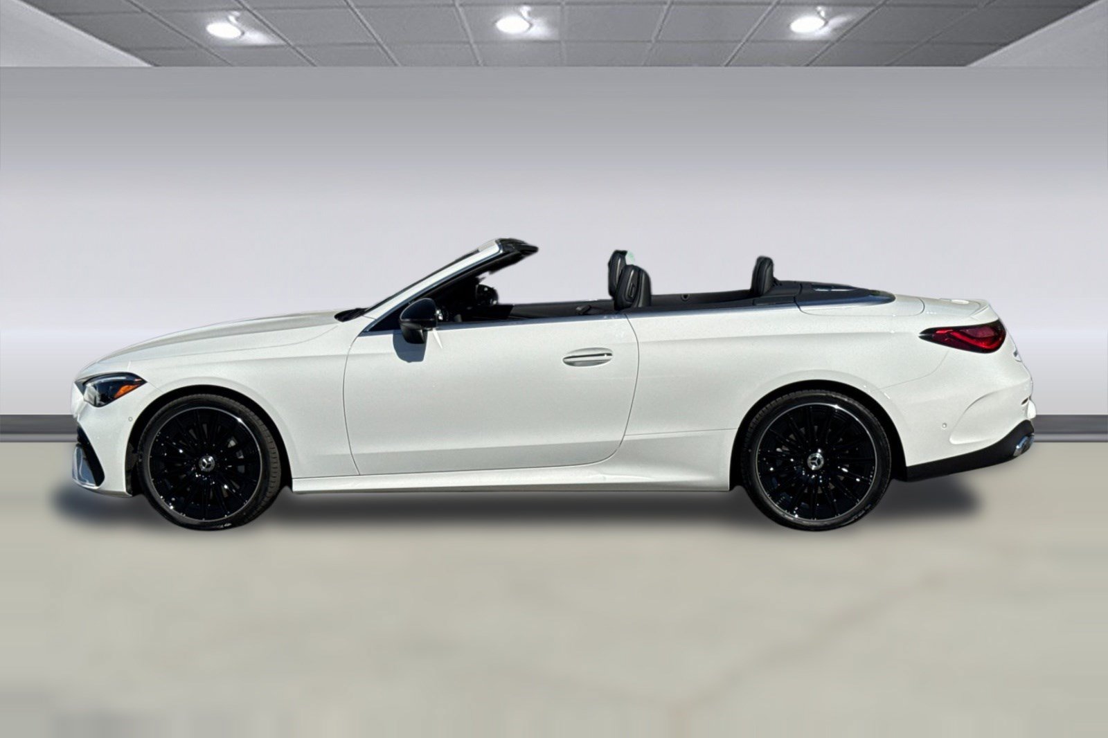 New 2027 Mercedes-Benz CLE 450 4MATIC Cabriolet image 2