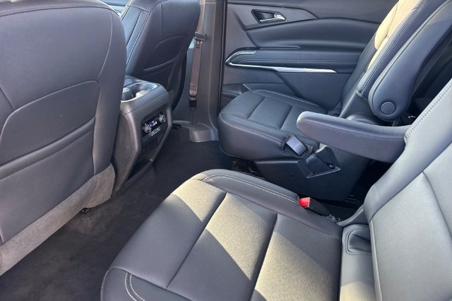 Used 2025 Chevrolet Traverse LT AWD/4WD image 15