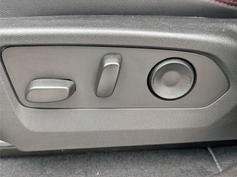 Used 2023 Chevrolet Colorado Z71 w/ Z71 Convenience Package 2 image 21