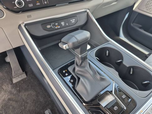 New 2026 Kia Carnival EX FWD image 9