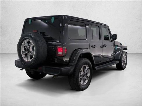 Used 2018 Jeep Wrangler Unlimited Sahara AWD/4WD image 5