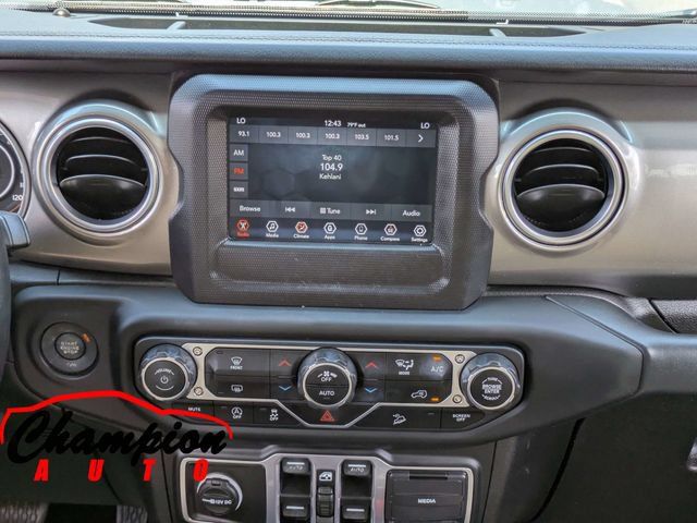 Used 2018 Jeep Wrangler Unlimited Sahara AWD/4WD image 21
