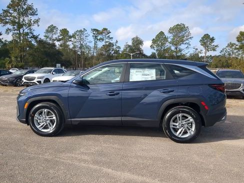 New 2025 Hyundai Tucson SE image 8